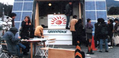 Demonstrating a mobile kitchen using solar power