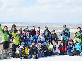 釧路湿原を一望できる細岡展望台で記念撮影♪ここからエゾシカをカウントしたら308頭もいました！驚きの大発見！