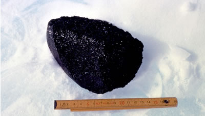 南極で見つかった隕石