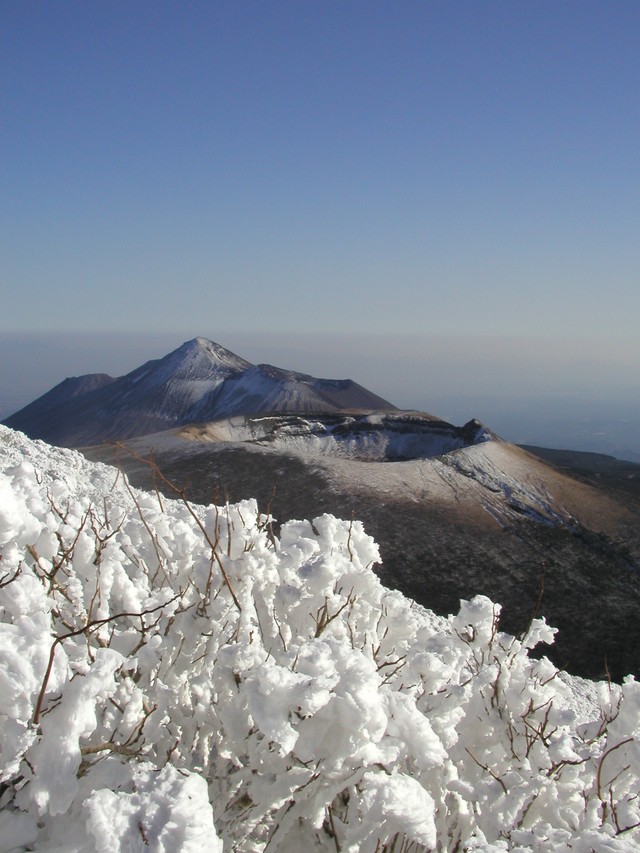 タイトル　冬の霧島連山
