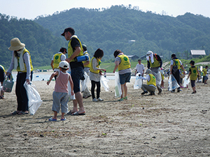 photo of Beach Clean-up Activities