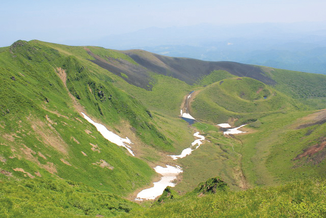 photo of Mt. Akita-Komagatake