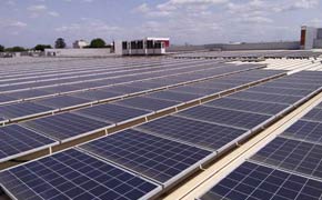 自然を傷つけない屋根上太陽光発電とグリーンテックで環境に優しいエネルギー循環の実現