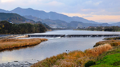 阿蘇山を水源とし有明海に注ぐ筑後川の写真