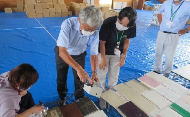 派遣された専門家のよる現地測定の様子