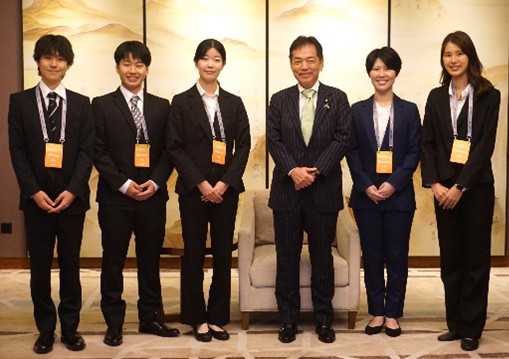 浅尾環境大臣との記念写真