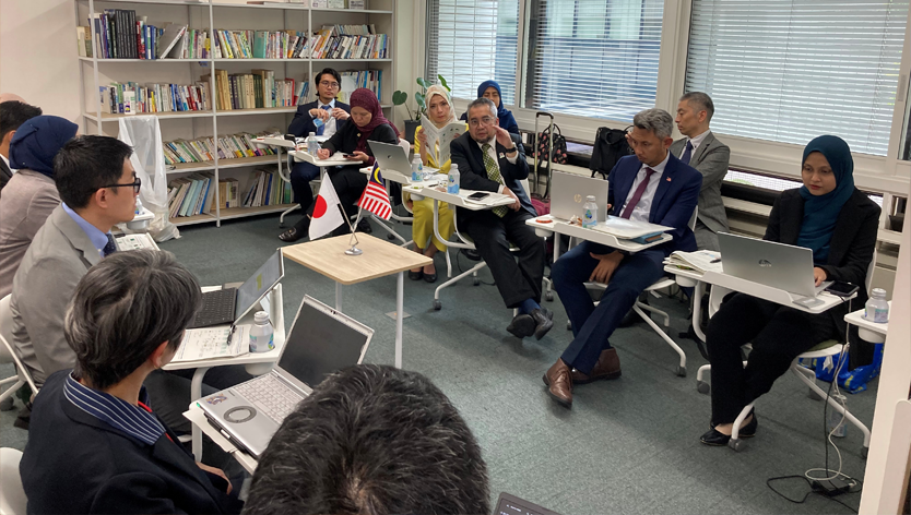A delegation from the Ministry of Natural Resources and Environmental Sustainability (NRES), Malaysia, visited Japan.