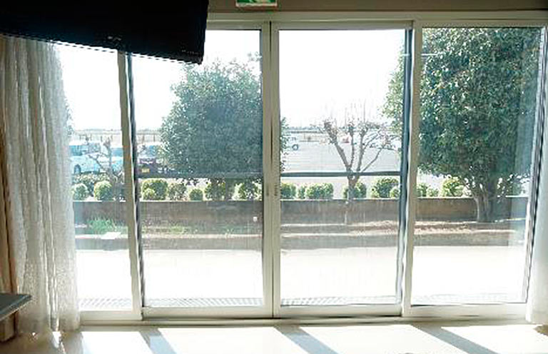 Low-E複層ガラス、樹脂製サッシの写真