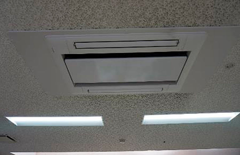 空調設備(室内機)の写真
