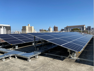 環境部庁舎の太陽光発電設備の写真