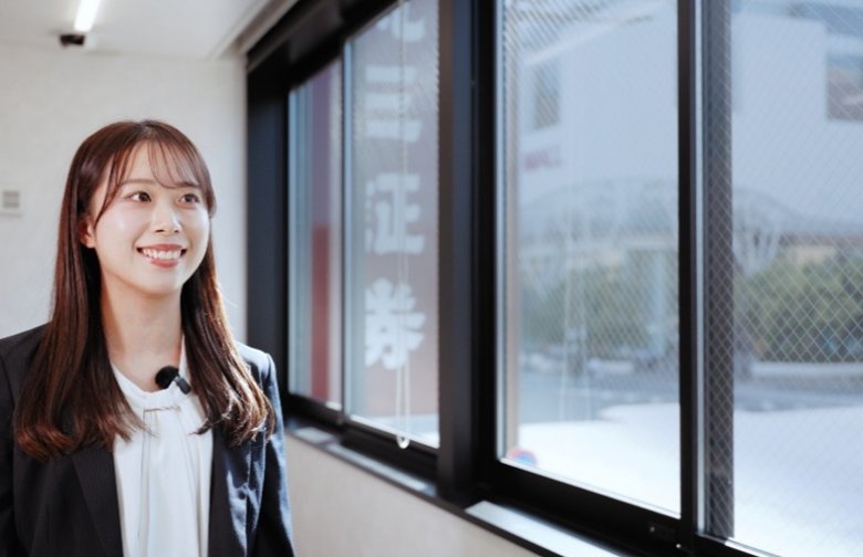 外壁：吹付硬質ウレタンフォーム、窓：Low-E複層ガラス