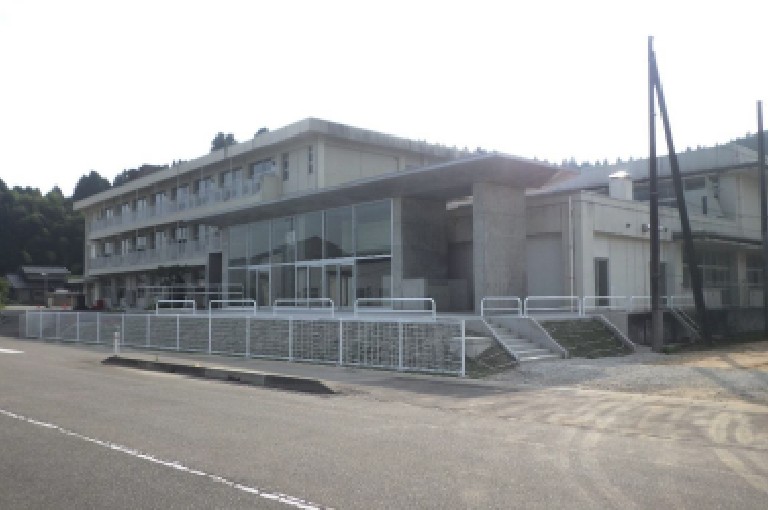 氷見市立西の杜学園の写真