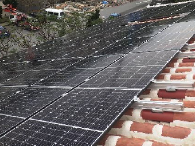 太陽光発電設備の写真