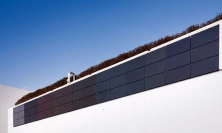 壁面設置型太陽光発電システムの例の写真です。