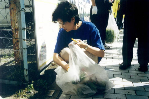 Ms.KOIKE at Volunteer Road in Yonago