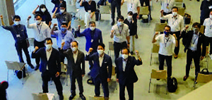 Minister KOIZUMI with members of