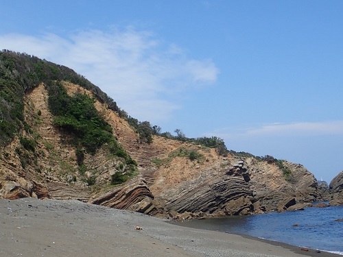 photo of Striated rocks in Oisohama