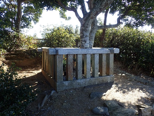 photo of The Grave of Kuki Yoshitaka (head mound)