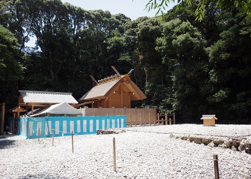 photo of Forest management in Kyuikirin (precinct forest of Ise Jingu). Photo by Jingushicho