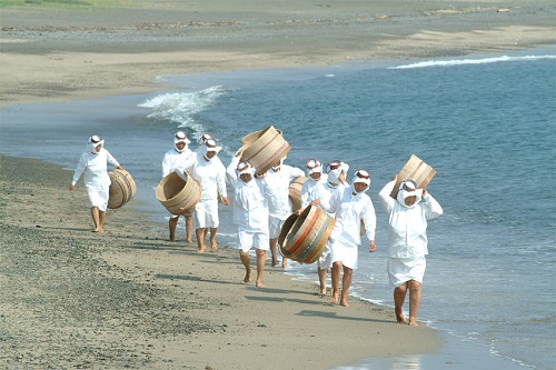 photo of <em>Ama</em> in traditional wear. Photo by Ito Yoshimasa