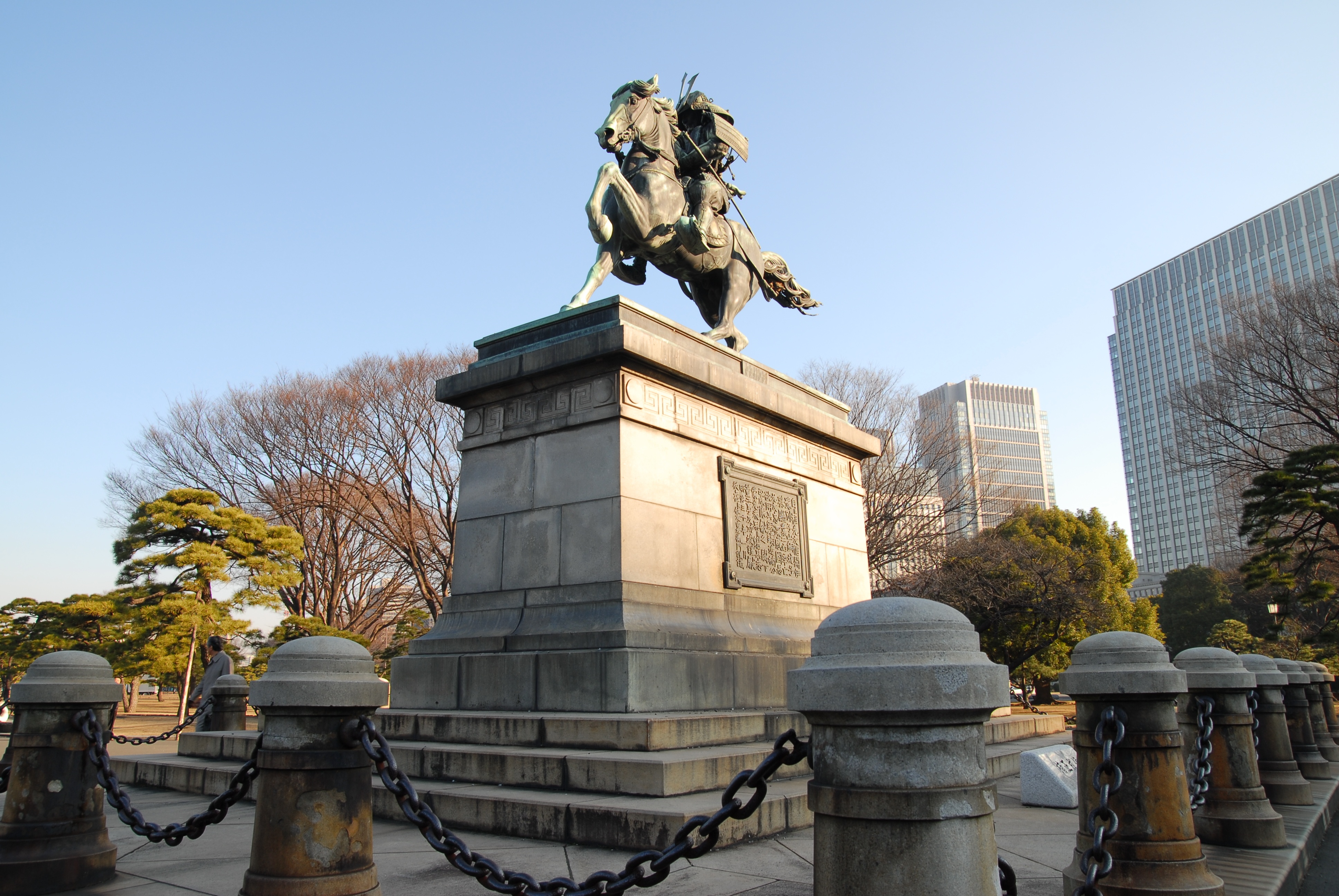 写真：楠公銅像