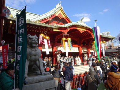 神田明神で行われた節分祭の様子を写した写真です