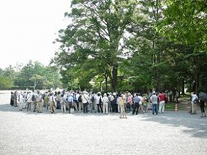 写真:富小路休憩所前集合