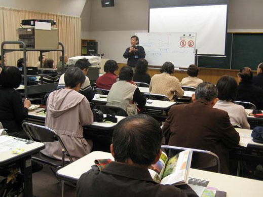 写真：写真講評の様子（午後）