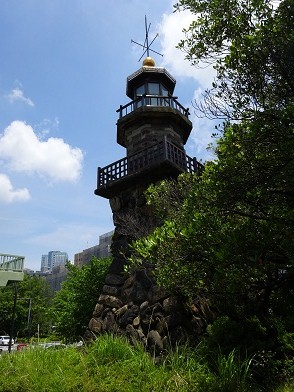 写真：九段坂公園（千代田区立公園）の「高燈籠（たかとうろう）」