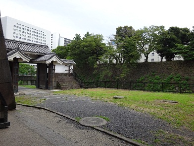 写真：旧江戸城清水門（枡形広場）