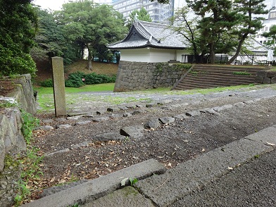 写真：旧江戸城清水門（雁木坂）