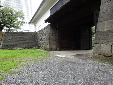 写真：旧江戸城清水門（渡り櫓門）