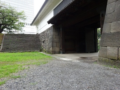 日本武道館から旧江戸城清水門（雁木坂）へ｜皇居外苑｜国民公園｜環境省