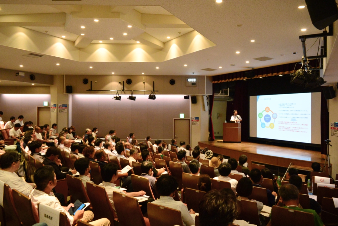 MPSをはじめ環境配慮栽培を学ぶ生産者会議の様子。（写真提供：日比谷花壇）