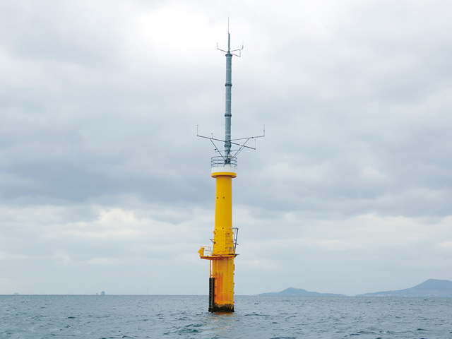 浮体式洋上観測タワー