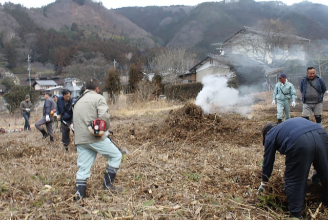 生息環境の管理／草の刈り払い