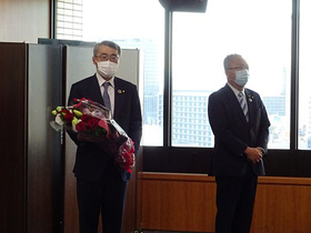 写真：左から宮崎前大臣政務官、中川大臣政務官