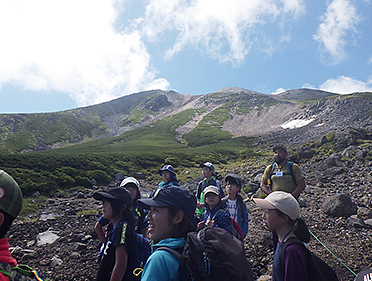 乗鞍岳で梓川の最初の一滴探しに出発！標高約2,600mからの大展望に驚きました。