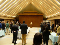 立教大学の立川記念館で公開シンポジウム後に開催されたICRI歓迎レセプションの様子。