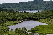 鳥居峠から見渡す赤城大沼と覚満淵