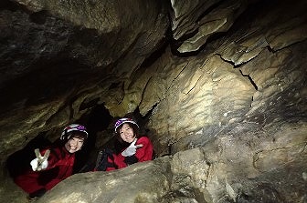 洞窟探検