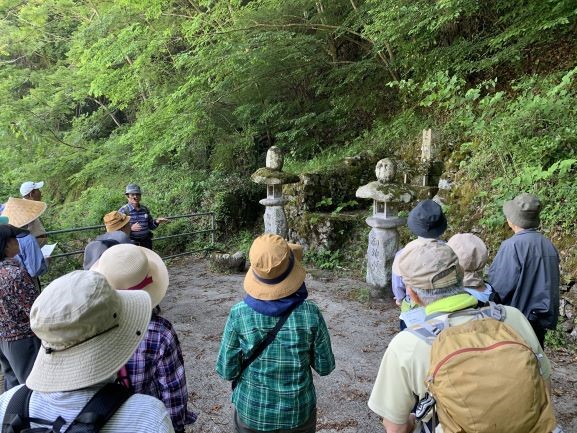 里山の自然と歴史・文化を巡るツアー