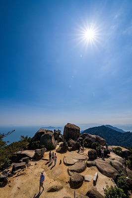 弥山頂上・巨石群