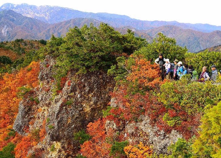 三方岩岳の紅葉