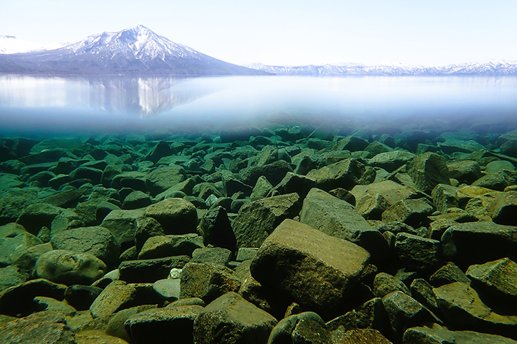 支笏湖クリアカヤックツアー 水質国内トップクラスの湖で、北海道初