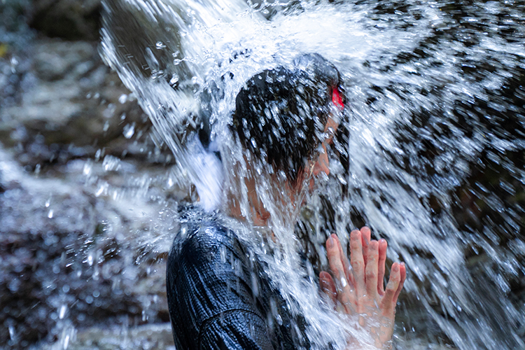 写真: 白瀧滝行体験