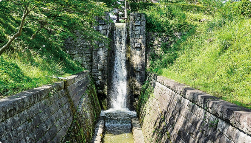 安積疏水麓山の飛瀑