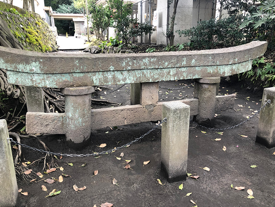 【写真】黒神埋没鳥居