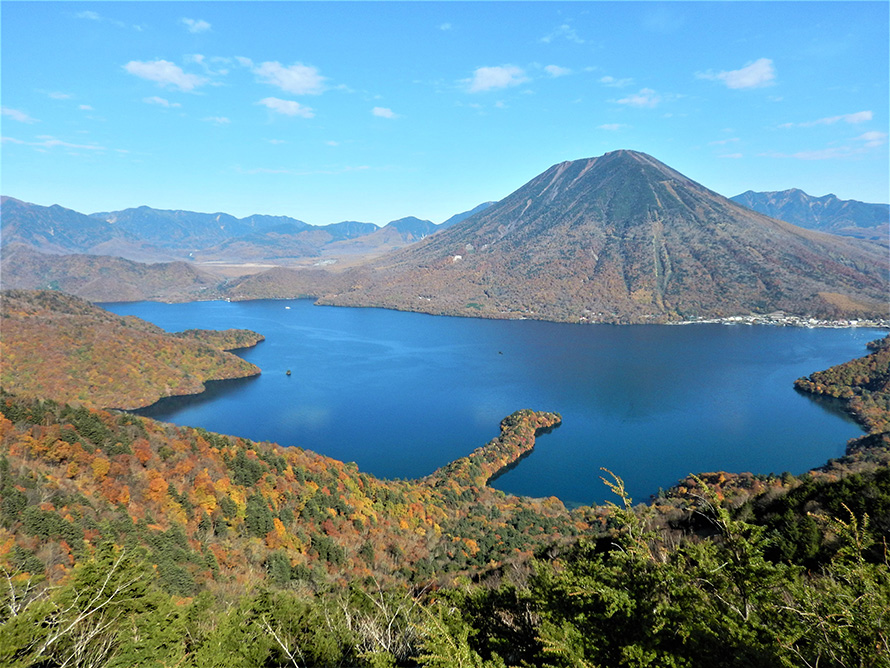 【写真】半月山展望台