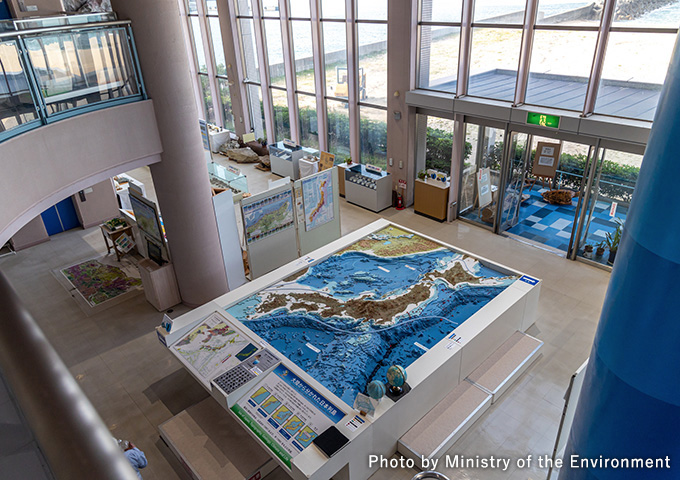 【サムネイル】新温泉町山陰海岸ジオパーク館